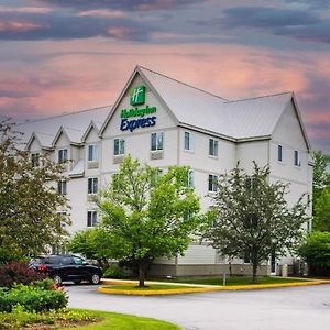 Holiday Inn Express & Suites - Lincoln East - White Mountains, An Ihg Hotel